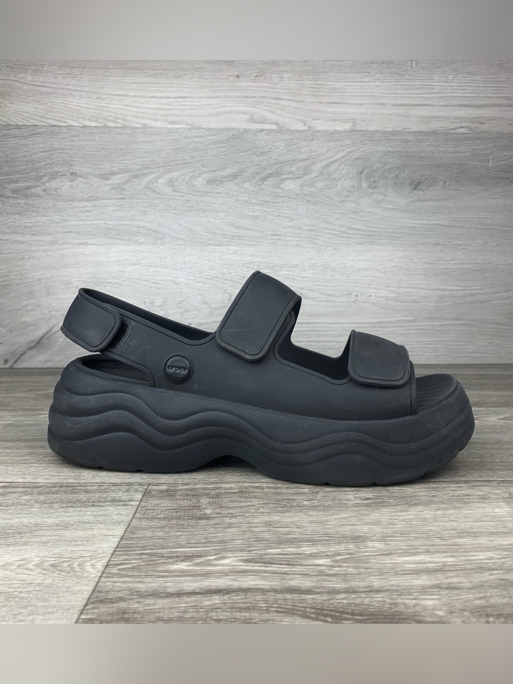 Crocs‎ Skyline Platform Sandal Women’s Size 6 black